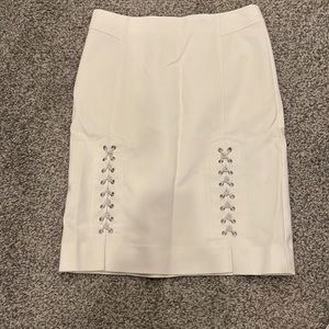 Size 0 white skirt